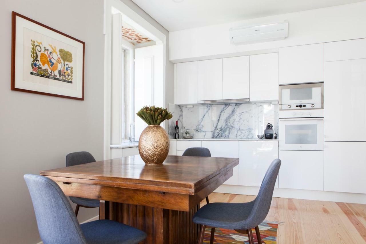 Apartmán Alfama Sophisticate Flat With Balconies 2Bedrs 2Baths & Ac In 19Th Century Building Historic Center Lisboa Exteriér fotografie